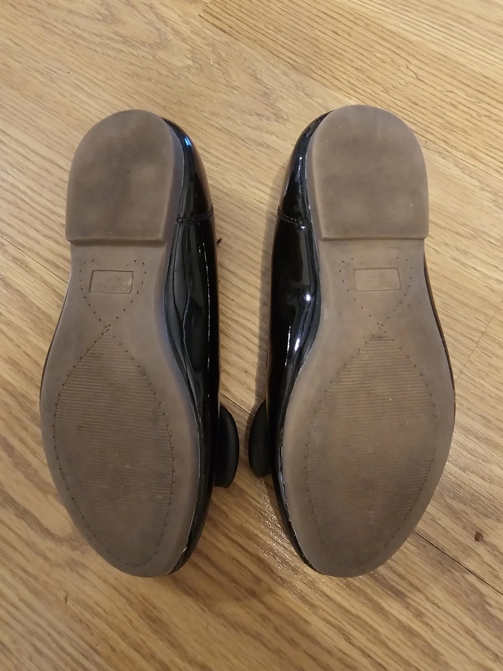 OshKosh B'gosh Girls Black Patent Bow Flats Size 1